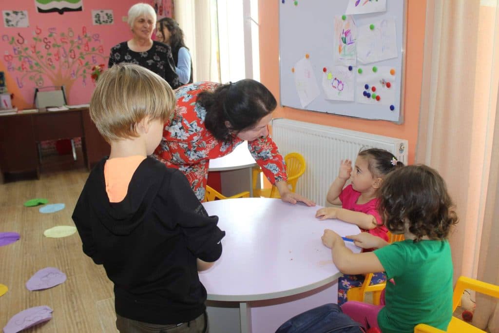 სკოლამდელი სააღმზრდელო-საგანმანათლებლო დაწესებულებათა მართვის ცენტრთან არსებულ 35 საბავშვო ბაღში ახალი სასწავლო წელი დაიწყო - image 3