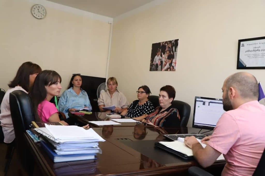 ზუგდიდში აბილიტაციის პროგრამაში დამატებით 20 აუტოზმის სპექტრის დარღვევის მქონე ბავშვი ერთვება - image 2