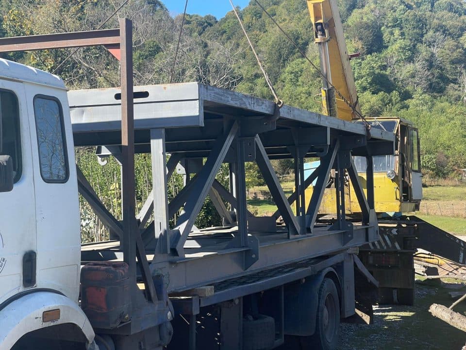 გუბერნატორი: წალენჯიხაში სტიქიით დაზიანებული საცალფეხო ხიდის ნაცვლად საავტომობილო ხიდის მოწყობა მიმდინარეობს