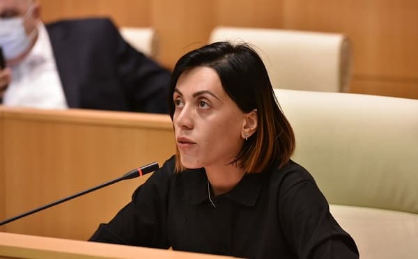 ანა წითლიძე მზადაა სააკაშვილის ნაცვლად ,,მსხევრპლად შეეწიროს” – დეპუტატმა შიმშილობა დაიწყო