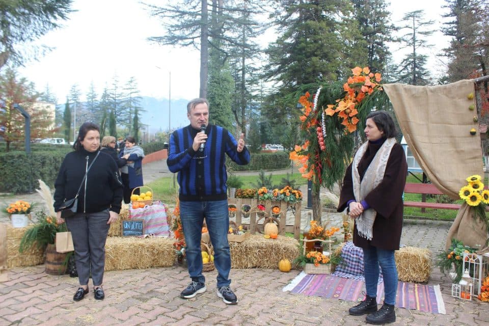 წალენჯიხაში რძის პროდუქტების საშობაო გამოფენა-გაყიდვა გაიმართა