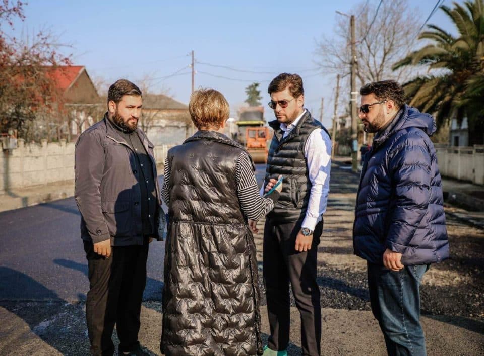 ფოთში საგზაო ინფრასტრუქტურის მოწესრიგება აქტიურად მიმდინარეობს