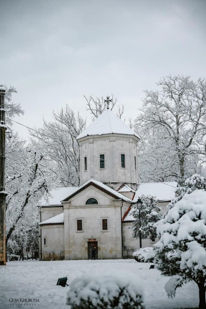 დათოვლილი ზუგდიდი - image 6