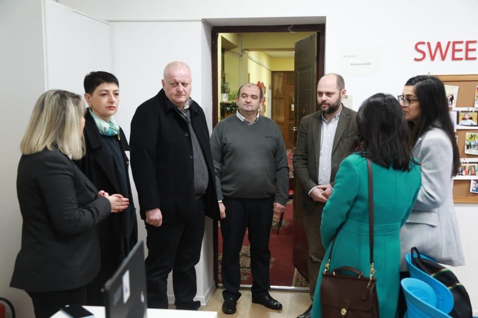 კრის იარნმა ზუგდიდში შეხვედრები გამართა