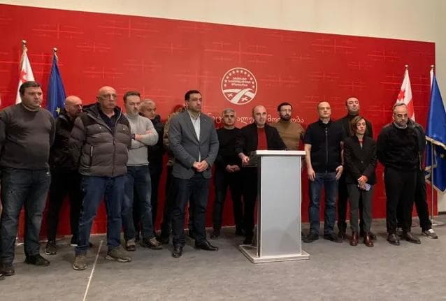 „ნაციონალური მოძრაობა“ საპარლამენტო საქმიანობას წყვეტს