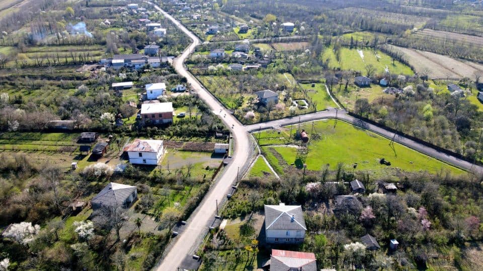 ხობის მუნიციპალიტეტის პირველი მაისის ადმინისტრაციულ ერთეულში გზის რეაბილიტაცია დასრულდა