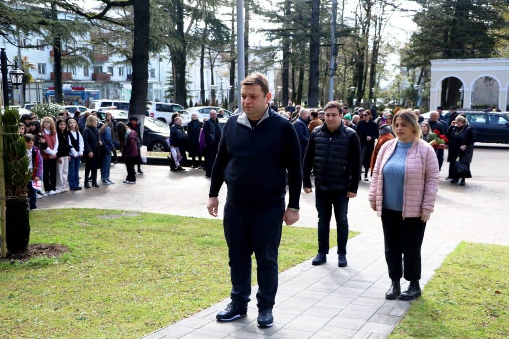 სენაკში, ჟიული შარტავას ხსოვნას პატივი მიაგეს - image 2