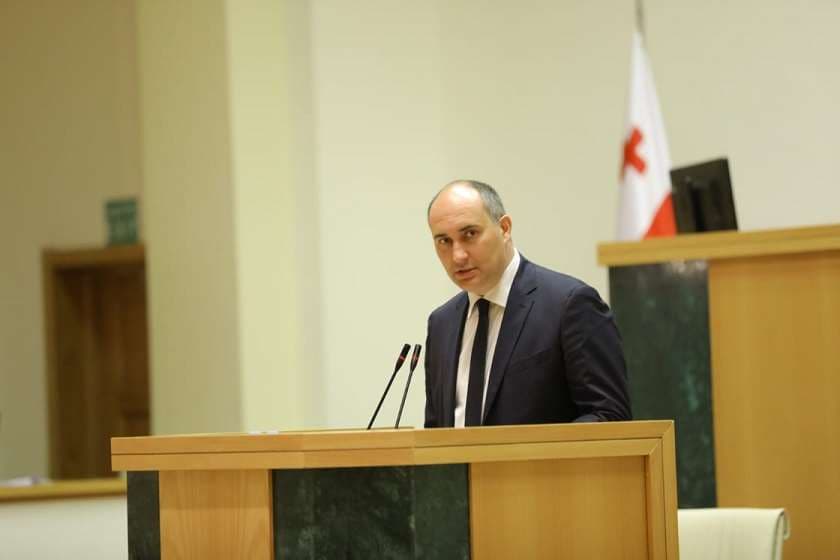 თავდაცვის მინისტრი: მინდა მივმართო სტუდენტებს, რომ არავინ შეიყვანოს ისინი შეცდომაში. სავალდებულო სამსახურის გავლა მათ მხოლოდ ნებაყოფლობით შეეხებათ