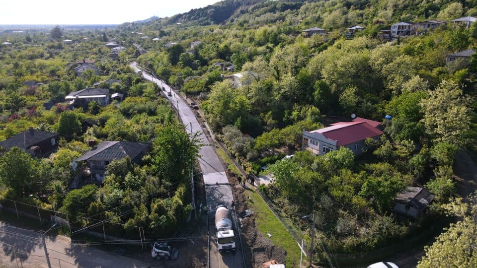 ხობის მუნიციპალიტეტის სოფელ ნოჯიხევში გზის რეაბილიტაცია მიმდინარეობს