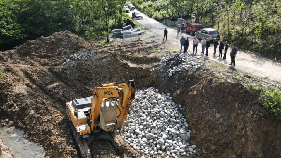 ხობის მუნიციპალიტეტის ხეთის ადმინისტრაციულ ერთეულში გზის რეაბილიტაცია მიმდინარეობს