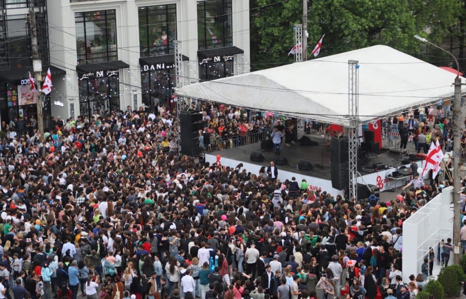 ზუგდიდში დამოუკიდებლობის დღის აღნიშვნა გალა კონცერტით დასრულდა