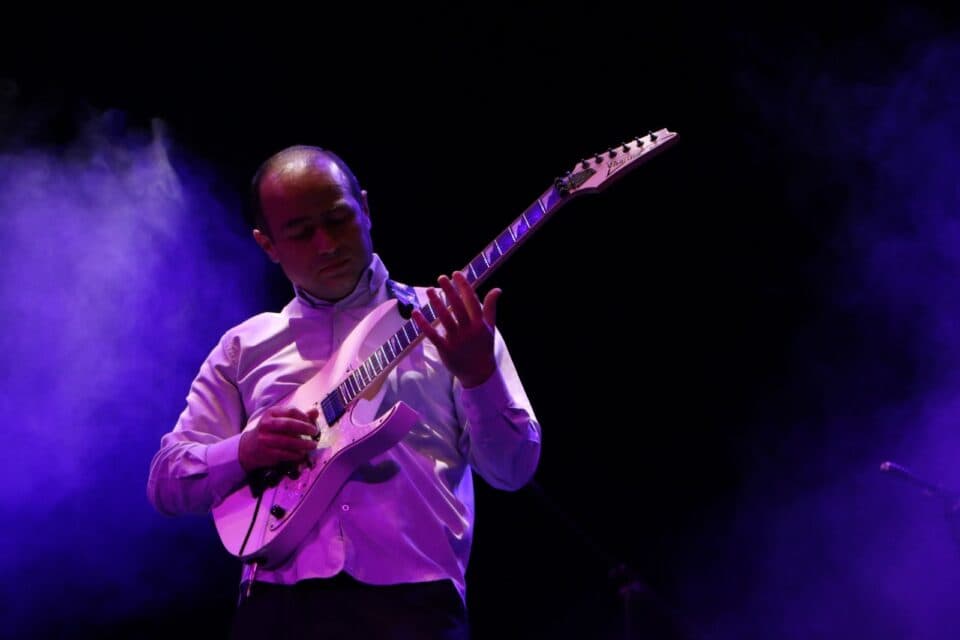 სენაკის თეატრში გიტარისტ გოჩა ჯგერენაიას საავტორო საღამო გაიმართა