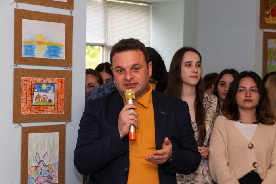 სენაკის მერის გადაწყვეტილებით, 8 სტუდენტის სწავლა მერიამ დააფინანსა