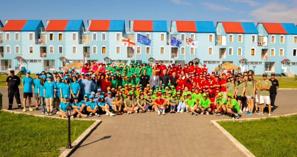 ანაკლიის ბანაკში შსს-ის წარმომადგენლებმა კამპანიის „ემეგობრე პოლიციას“ ფარგლებში შეხვედრა გამართეს