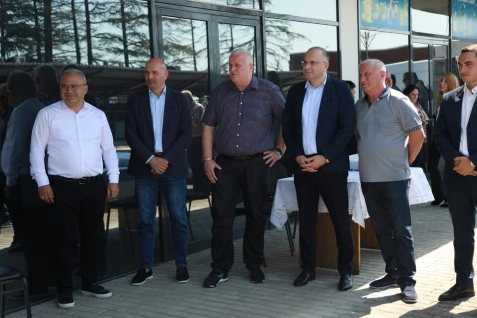 რუხში დევნილ ბენეფიციარებს სამეწარმეო საქმიანობის გაძლიერებისთვის საჭირო ტექნიკა-დანადგარები გადაეცათ