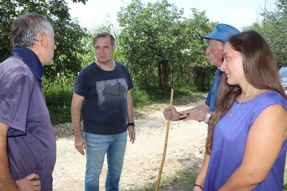 წალენჯიხაში საჩინოში სტიქიისგან მოწყვეტილ უბანში სამანქანო გზა გაკეთდა