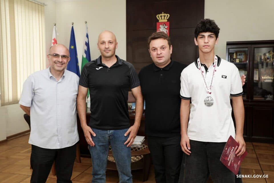 სენაკის მერი სენაკელ ვიცე-ჩემპიონს, გიორგი ქვარცხავას შეხვდა