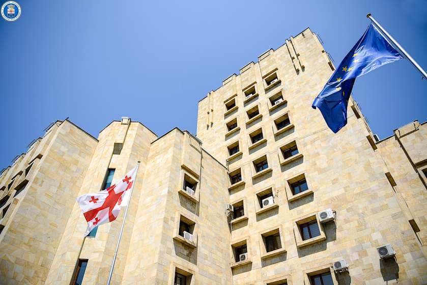 თავდაცვის სამინისტროს კუთვნილი დიდი ოდენობით თანხების გაფლანგვის საქმეზე მეგის ქარდავას ოთხი წლით თავისუფლების აღკვეთა მიესაჯა