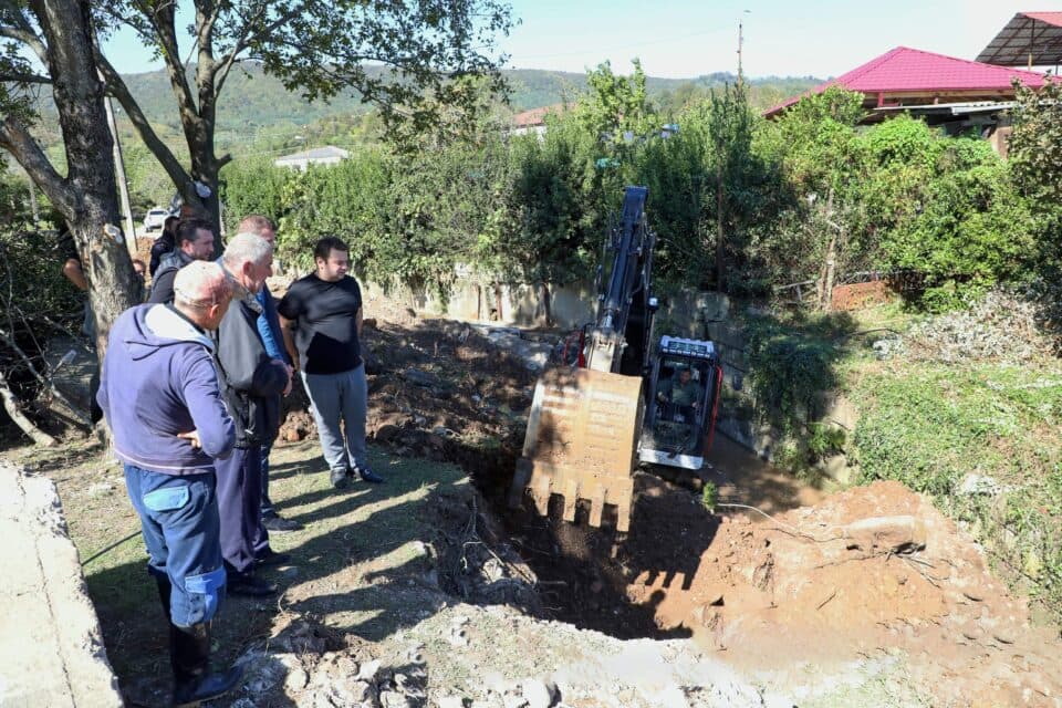 სენაკის მერი სტიქიის ობიექტებზე მიმდინარე სამუშაოებს გაეცნო