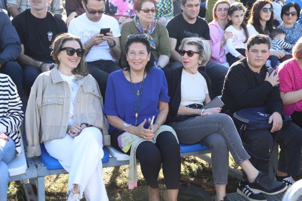 სად იმყოფებოდა პრეზიდენტი სამეგრელოში ვიზიტის ფარგლებში [ის რაც მედიამ არ იცოდა] - image 2