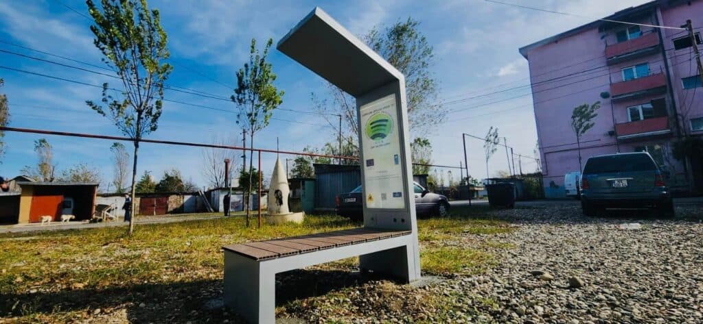 ასოციაცია „დეამ“ სენაკში ენერგოეფექტური სკამები დაამონტაჟა - image 2