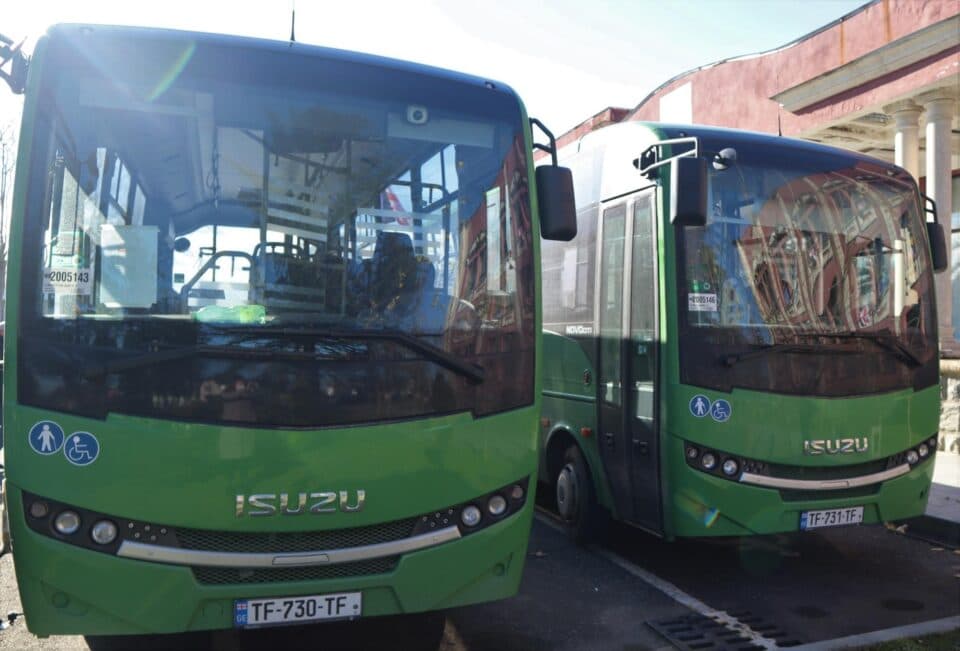 აბაშას დღეიდან მუნიციპალური ავტობუსები ყავს