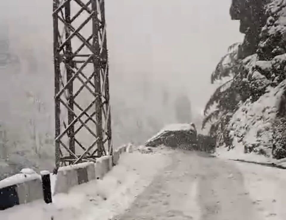 კლდოვანი მასის ჩამოშლის გამო მესტიის გზა ისევ ჩაიკეტა