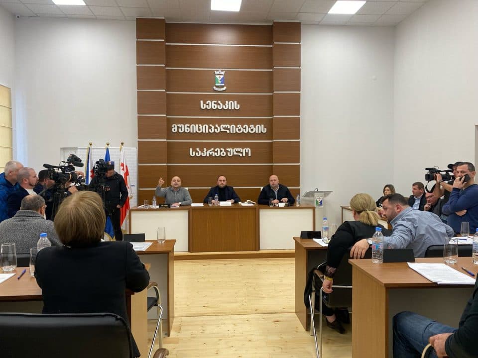 Სენაკის საკრებულოში აუდიტის დასკვნის განხილვას ხმაური მოყვა