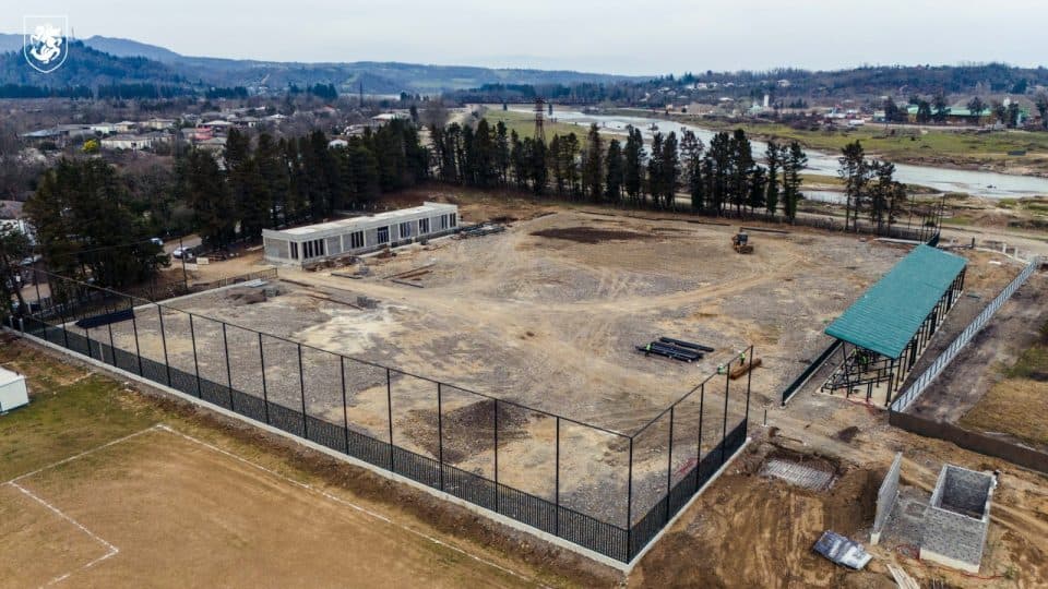 ხობში ხელოვნურსაფარიანი სტადიონი შენდება