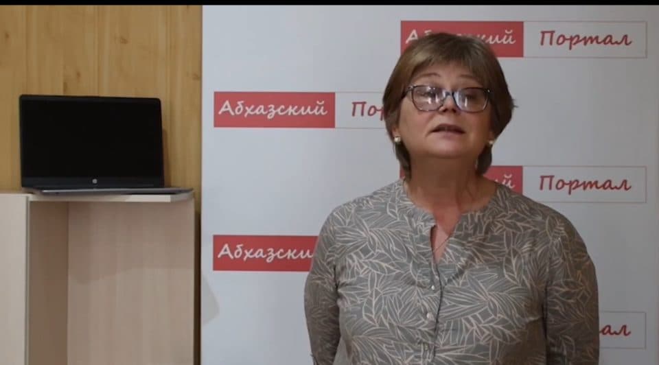 სოხუმში დე-ფაქტო მთავრობის გადადგომას ითხოვენ