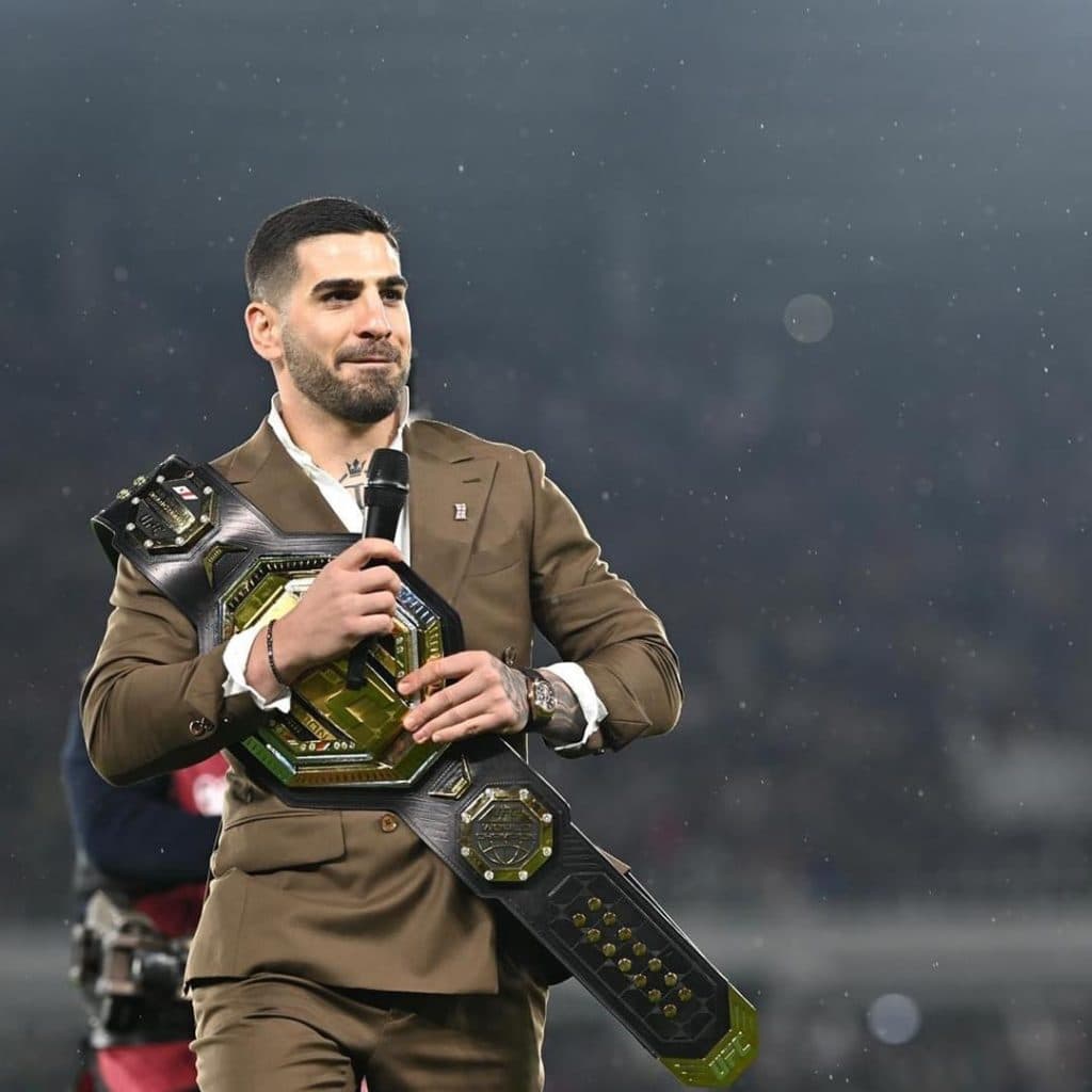 ილია თოფურიამ საქართველო-ლუქსემბურგის მატჩის წინ საჩემპიონო ქამარი წარადგინა - image 4