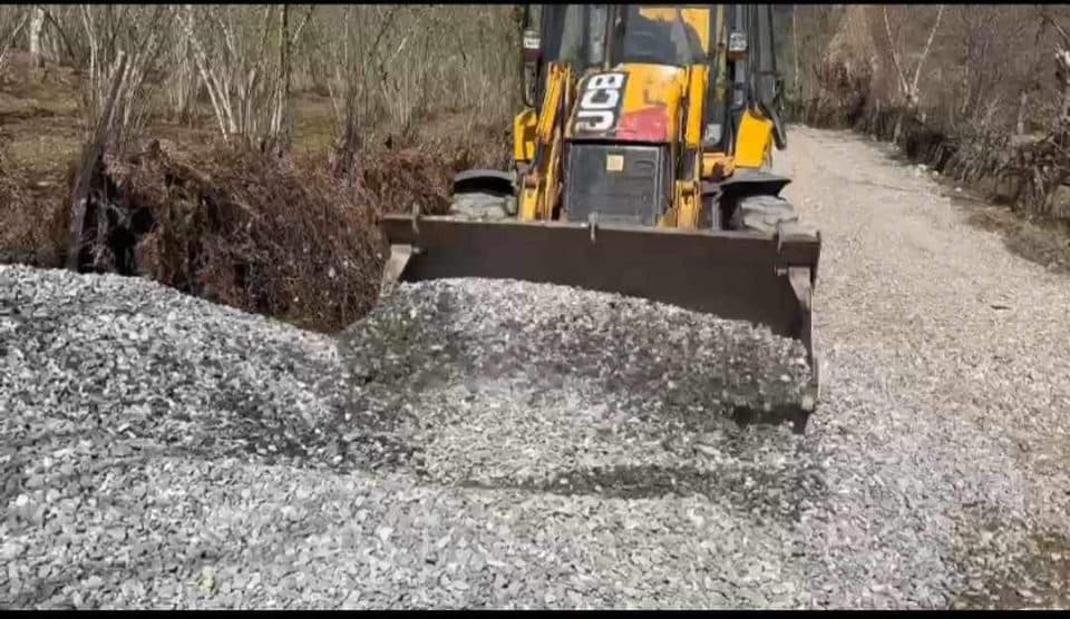 ფახულანში ქალაღალის უბანში გზის რეაბილიტაცია მიმდინარეობს