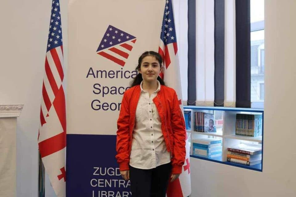 Spelling Bee რეგიონალურ კონკურსში გამარჯვებული წალენჯიხელი ნია გოგოხიაა