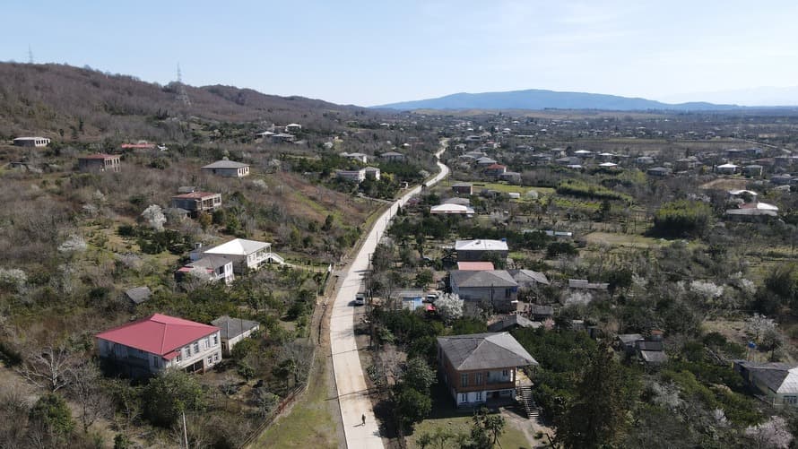 ხობში ნოჯიხევის გზის რეაბილიტაცია მიმდინარეობს