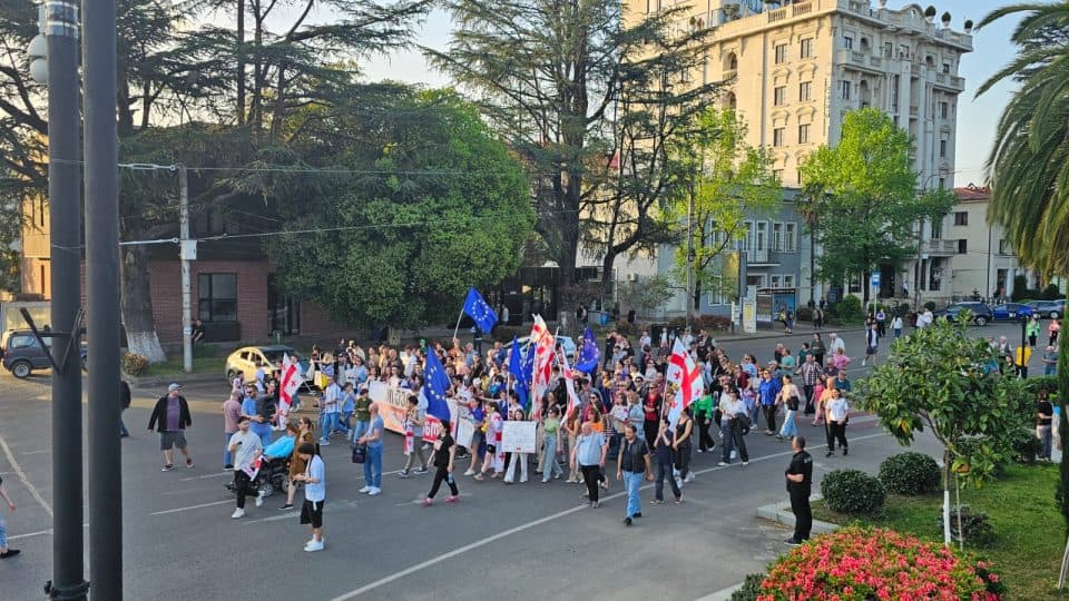 „უცხოური გავლენის გამჭვირვალობის შესახებ“ კანონპროექტი ზუგდიდში გააპროტესტეს