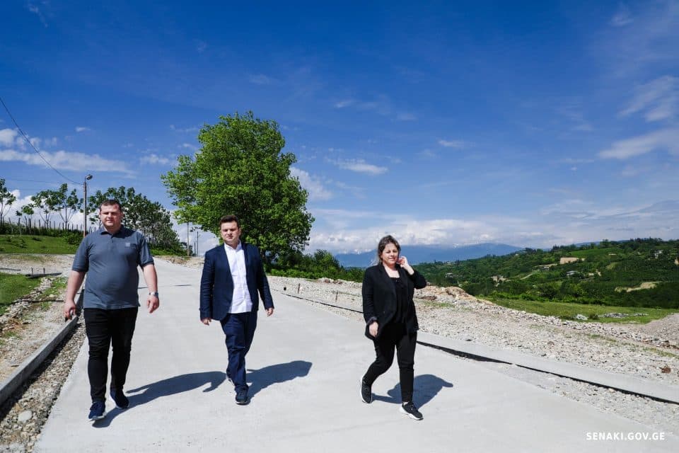 სენაკის მერი ეკი-უშაფათის დამაკავშირებელი გზის პროექტს გაეცნო