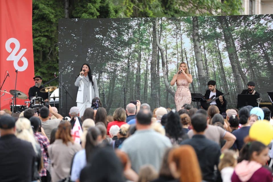 დამოუკიდებლობის დღის აღნიშვნა ზუგდიდში გალა კონცერტით დასრულდა