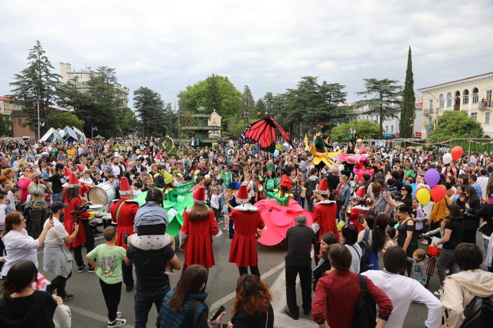 ზუგდიდში დამოუკიდებლობის დღის აღნიშვნა მიმდინარეობს [ფოტო]