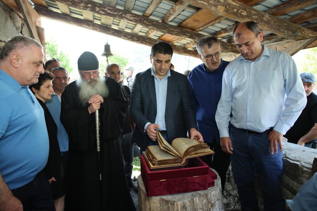 რესტავრირებული ქურაშის ოთხთავი ეცერის თემში დაბრუნდა [ფოტო] - image 6