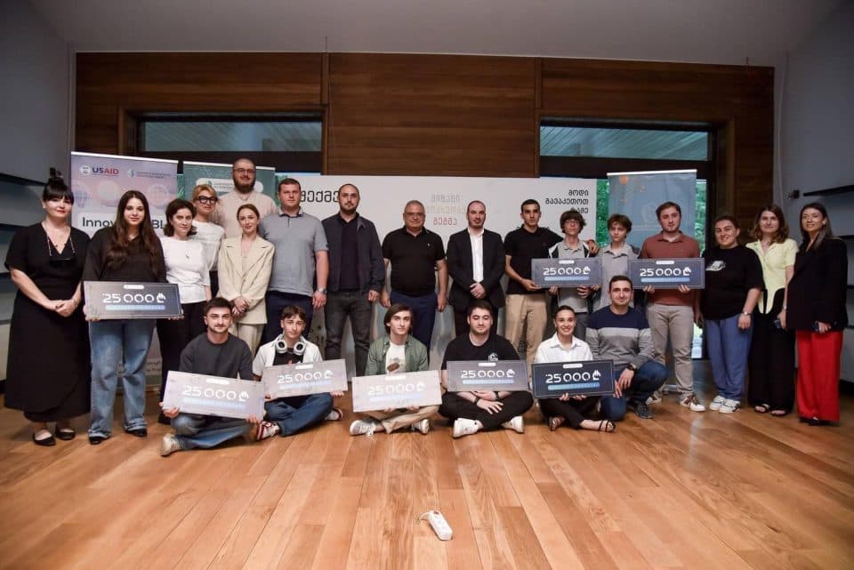 ინოვაციების სააგენტომ 25 000 ლარიანი გრანტი 8 ზუგდიდელ გამარჯვებულს გადასცა