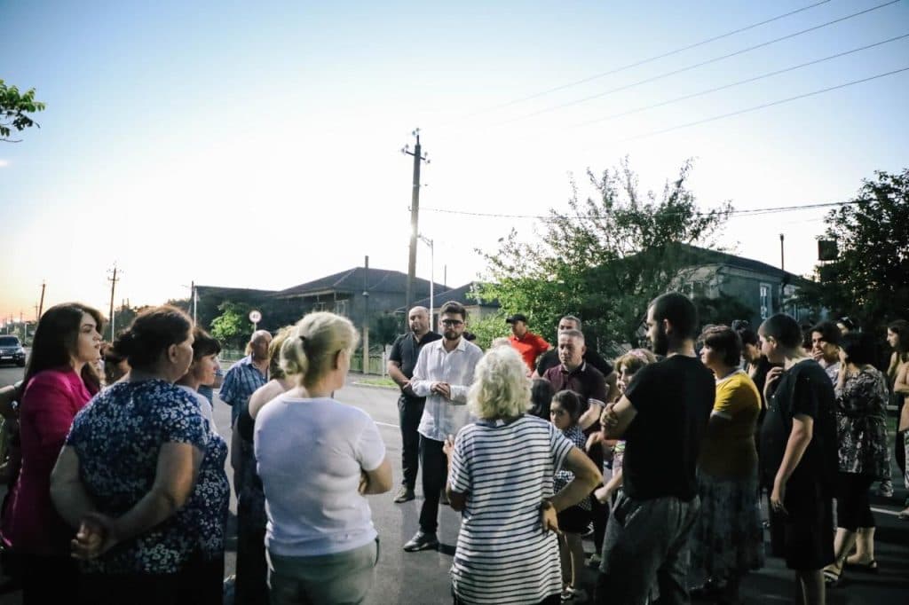 ფოთის მერი: „ვაგრძელებთ საგზაო ინფრასტრუქტურის სამუშაოების დაგეგმვასა და განხორციელებას ქალაქის სხვადასხვა უბანში“ - image 5