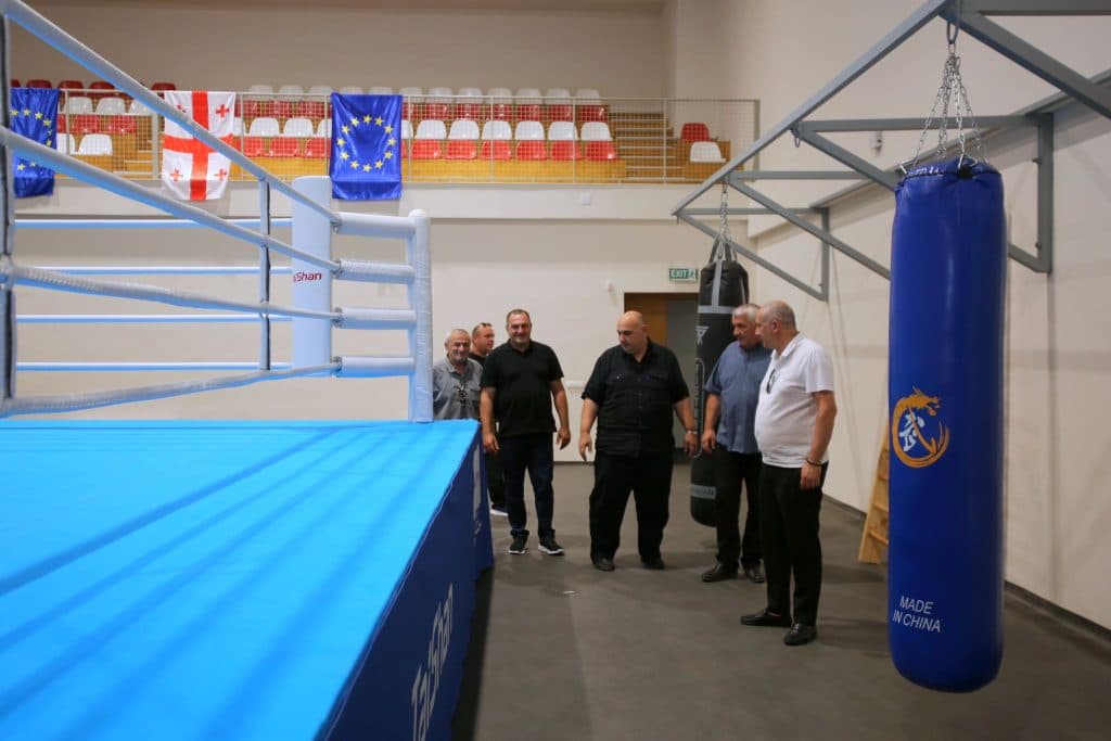 ხობის სპორტული კომპლექსი ახალი სპორტული ინვენტარით აღიჭურვა - image 2