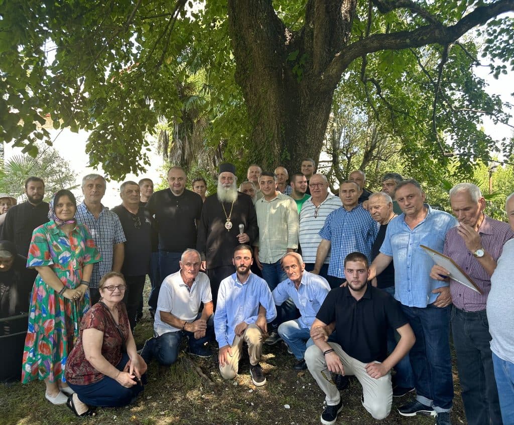 მარიამობის წირვას ცაიშის ტაძარში ვიცე-პრემიერი და ქარტული ოცნების ზუგდიდის დელეგატი დაესწრნენ - image 2