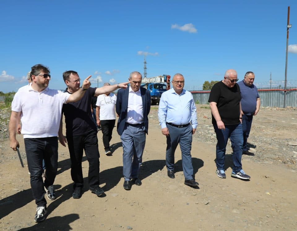 ზუგდიდში, 1700 დევნილი ოჯახის განსახლების მიზნით, 7 მრავალსართულიანი კორპუსი აშენდება