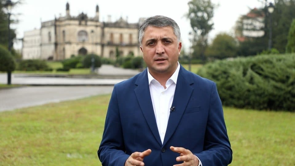 დავით კოდუა მოქალაქეებს ახალ წელს ულოცავს