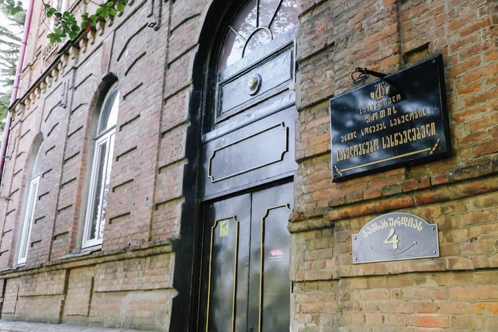 ფოთში სახელოვნებო სასწავლებელში კეთილმოწყობის სამუშაოები ჩატარდა - image 2