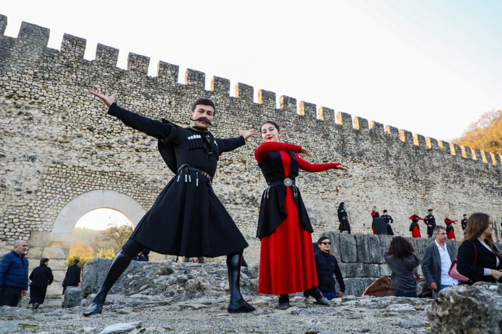 სენაკში „ეგრისობის“ დღესასწაულზე საპატიო მოქალაქის წოდება 13 ადამიანს გადასცეს [ფოტორეპორტაჟი] - image 2