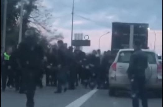 ოკუპირებულ აფხაზეთში მომიტინგეები და ე.წ. „უსაფრთხოების ძალები“ ერთმანეთს ფიზიკურად დაუპირისპირდნენ