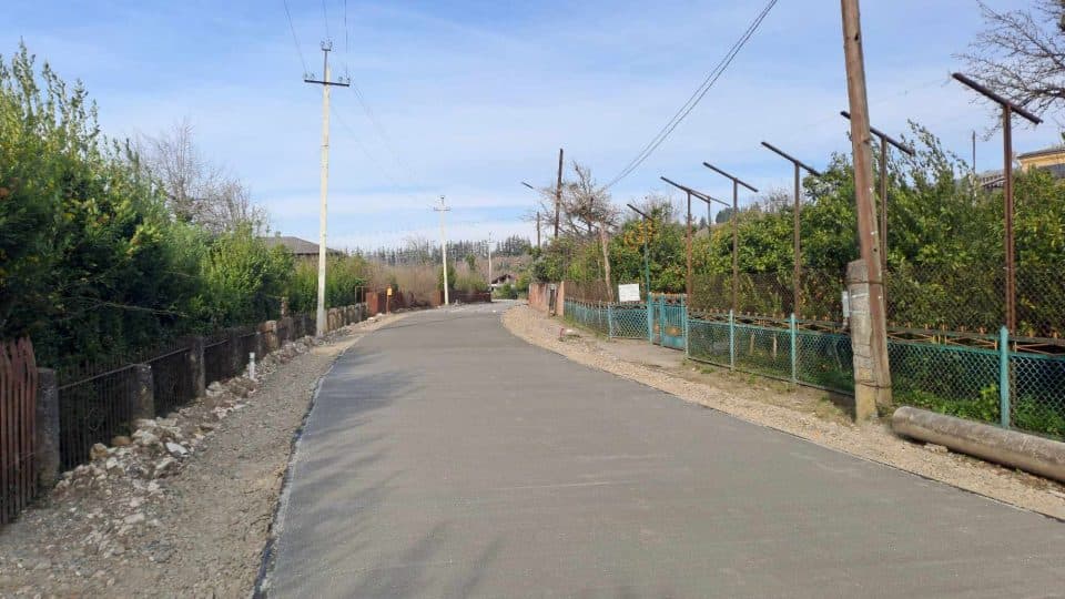 ხობში გოგებაშილის ქუჩის სარეაბილიტაციო სამუშაოები მიმდინარეობს