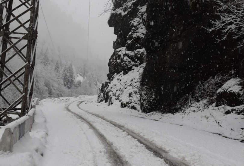 მესტიის მიმართულებით გზის გარკვეულ მონაკვეთებზე ავტომობილის მოძრაობა დროებით იზღუდება